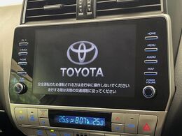 【ナビ機能付きディスプレイオーディオ】ナビ機能搭載の他、お持ちのスマートフォンと連携して、ナビやbluetoothでの音楽再生が可能です♪デザインはもちろん操作性も良好！