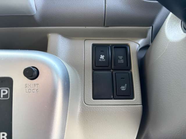 シートヒーターで冬の運転もポッカポカ♪