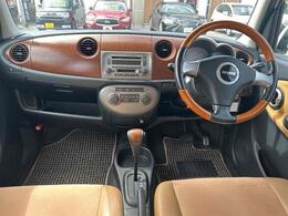 毎回座るフロントシート。運転席は必ず使用する部分ですので、座り心地が重要です！