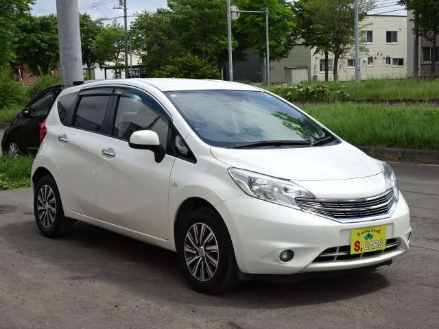 オークション会場からサビやガタツキなど無く程度の良いお車を厳選仕入れしております！！