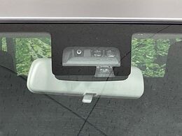 【スズキ　セーフティサポート】走行中に前方の車両等を認識し、衝突しそうな時は警報とブレーキで衝突回避と被害軽減をアシスト。より安全にドライブをお楽しみいただけます。