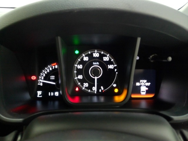 メーターも見易いレイアウトなので安心ドライブをサポートします☆