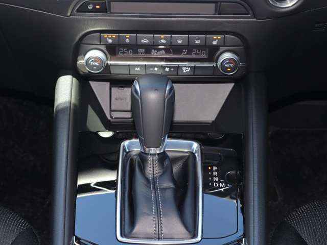 DCT、CVT、従来型のATなど、すべてのトランスミッションの利点を集約し、ロックアップ領域を大幅に拡大し伝達効率の向上とマニュアルトランスミッションのようなダイレクト感を実現した自社製ATです。