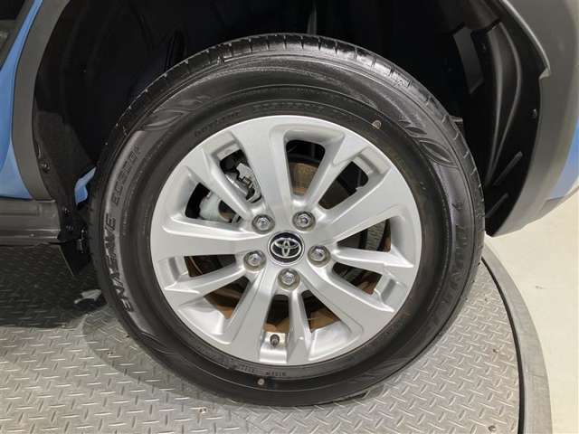 【タイヤ・ホイール】205/65R16の純正アルミタイヤになります。スタッドレスタイヤもこのサイズをお求め下さい。