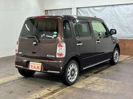 当店は安心のJUメンバーショップ！！JUでの仕入れや下取り車など展示しております☆（JU＝社団法人日本中古自動車販売協会連合会）