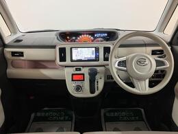 ムーヴキャンバスらしく可愛らしい印象のインパネデザインです！またフロントガラスも大きく視認性も良好で運転のしやすいお車ですよ（＾＾♪