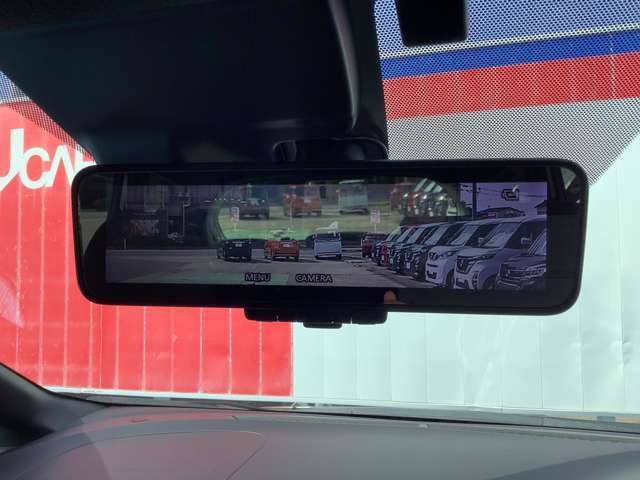 ★スマートルームミラー・・・後席に荷物を満載しても、暗い夜でもクリアな後方映像を映してくれて安心ですね。