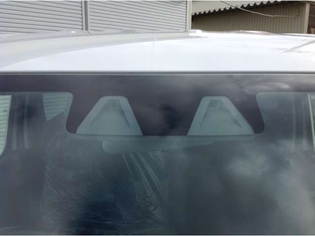 衝突被害軽減ブレーキ搭載のお車です。