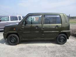 記載の総額は「岡山県内納車」する場合の金額です。県外の方は申し訳ありませんが「車体のみの現状販売」とさせて頂きます。当店が頂くのは車代+リサイクル料です。お客様で車検や名義登録や引取などお願いします