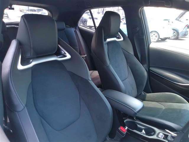 運転席・助手席には、シートヒーターがついています