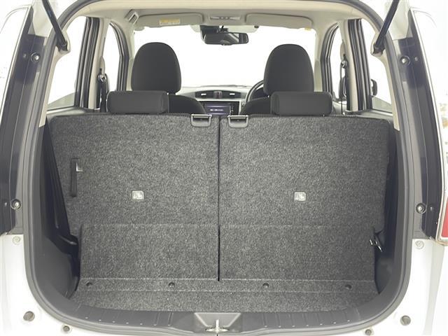 【トランク】積み込みやすくて、たっぷり積める荷室です。シートアレンジできるものは、乗車人数と荷物の量や大きさによってシートを動かすことができるので、より快適なドライブが可能です！