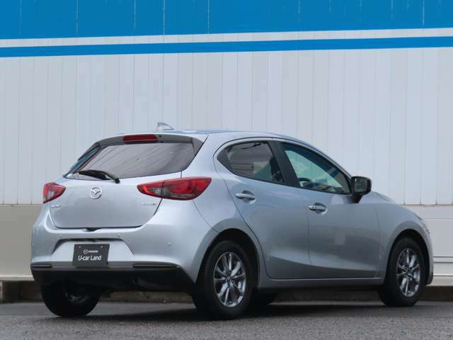 ☆レンタアップ　ソニックシルバーメタリックのMAZDA2☆