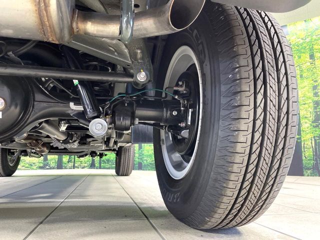 お車を安心してお乗りいただく為には、足回りの定期点検が欠かせません。サービスサポート（有償保証）では無料点検もご提供しており、安心のカーライフをお過ごしいただけるサポート体制が整っています。