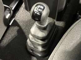 4WDのお車ですので、雪道でも安心です♪降雪地地域にお住まいの方以外にも、ウィンタースポーツが趣味の方や降雪地域へ帰省される機会がある方にもおすすめ！