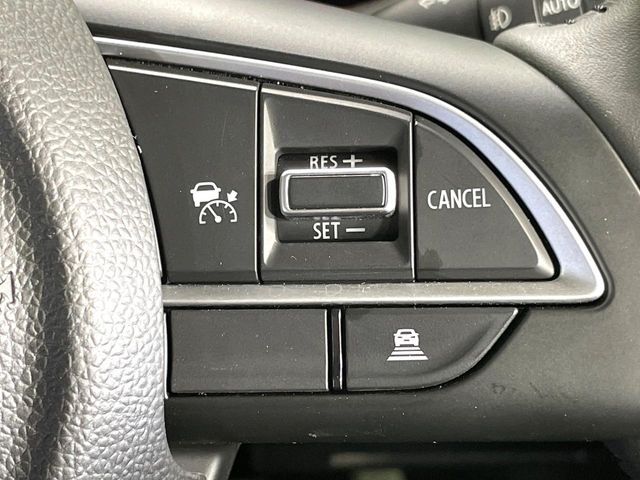 【アダプティブクルーズコントロール】高速道路での長距離走行が楽に！！自動で速度を保つクルーズコントロールが、衝突軽減システムと連携し、前方の車両を感知して車間を保つように速度調節してくれます！！