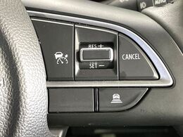 【アダプティブクルーズコントロール】高速道路での長距離走行が楽に！！自動で速度を保つクルーズコントロールが、衝突軽減システムと連携し、前方の車両を感知して車間を保つように速度調節してくれます！！