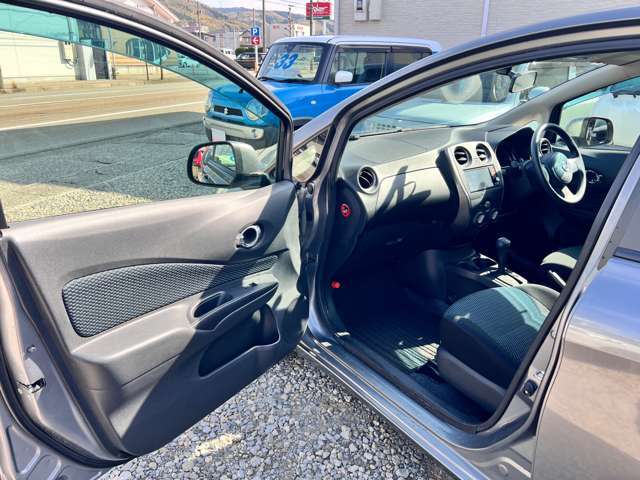 納車前には（エンジンオイル・エレメント・バッテリー・フロントワイパーゴム）確認、ブレーキパッドは残量によってご対応しています☆