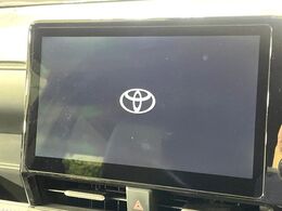 【10.5インチナビ】高級感とインパクトのある大画面ナビを装備。各種オーディオ操作はもちろん、スマホ連携もできる利便性の高いナビです♪