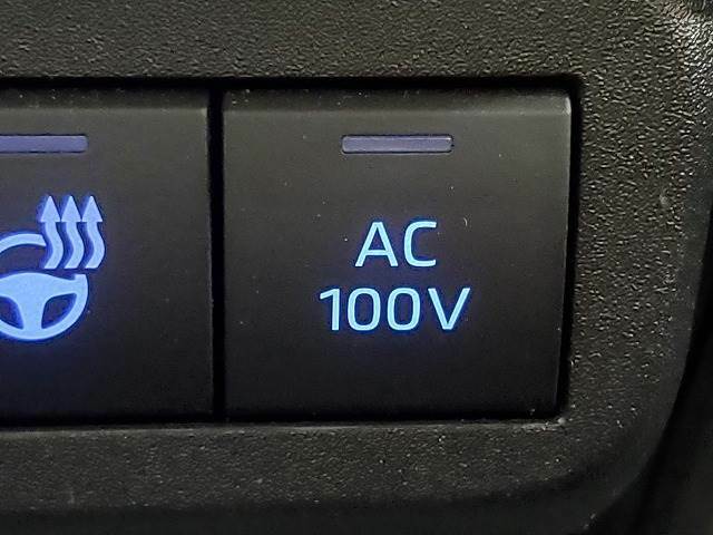 メーカーOPの【AC100V電源】を装備。携帯やノートパソコンの充電など家庭用電化製品を車の中で思う存分お楽しみいただけます。