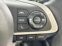 【アダプティブクルーズコントロール】高速道路での長距離走行が楽に！！自動で速度を保つクルーズコントロールが、衝突軽減システムと連携し、前方の車両を感知して車間を保つように速度調節してくれます！！