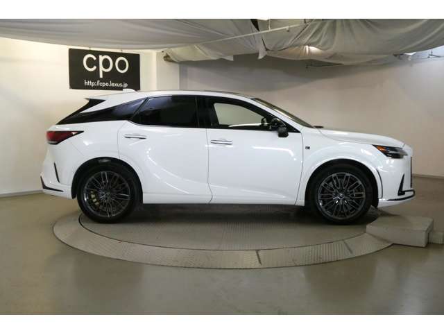 上質で洗練された快感の走りが心を揺さぶり高揚感をもたらします。