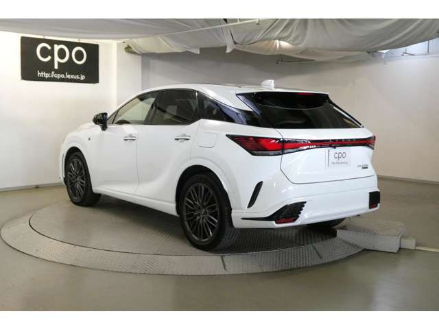 厳しい基準を満たすため、細かな傷もできるだけ修繕しています。そのため、車両品質評価書上で一部『修理あと有り』とされる場合がございますが、傷消しなどを行った結果ですのでご安心ください。