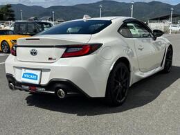 全国に店舗を展開しているのでどこでもお取り寄せが可能です！この車が気になるけど遠方だから・・・と諦める必要はありません！※別途陸送費が必要です。