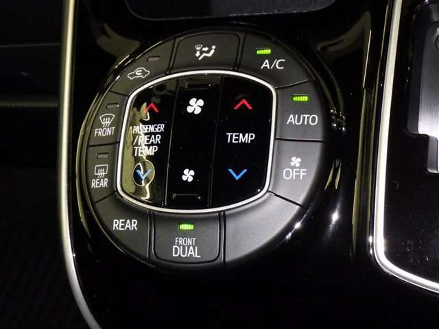 【オートエアコン】お好みの温度に設定して頂くと、車内の温度を自動調整♪快適にクルマの中を過ごして頂けます。