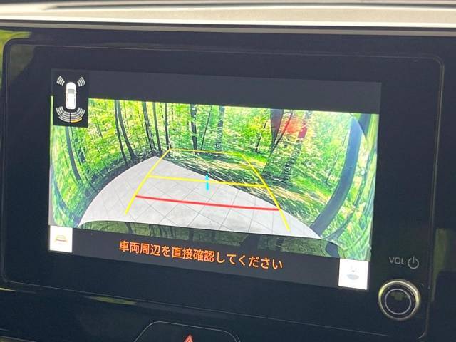 【バックカメラ】駐車時に後方がリアルタイム映像で確認できます。大型商業施設や立体駐車場での駐車時や、夜間のバック時に大活躍！運転スキルに関わらず、今や必須となった装備のひとつです！