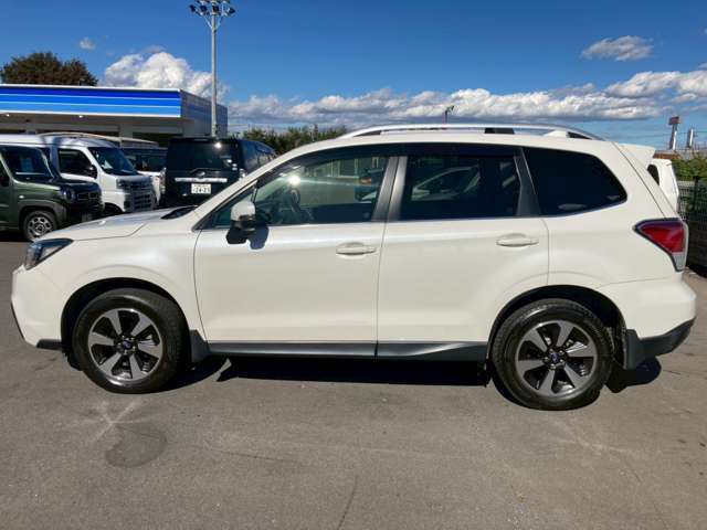 自社陸運局認証工場＆指定工場完備！国家資格車検検査員資格を持った整備士による整備。ステレオ・エアコン等走行に関係の無い所も不具合箇所が有れば修理してご納車致します☆