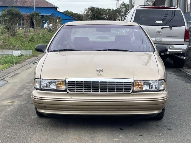 シボレーカプリス 1996年 タクシー クロスコート 匿名配送】シボレー カプリス TAXI 希少 レア タクシー ホイール
