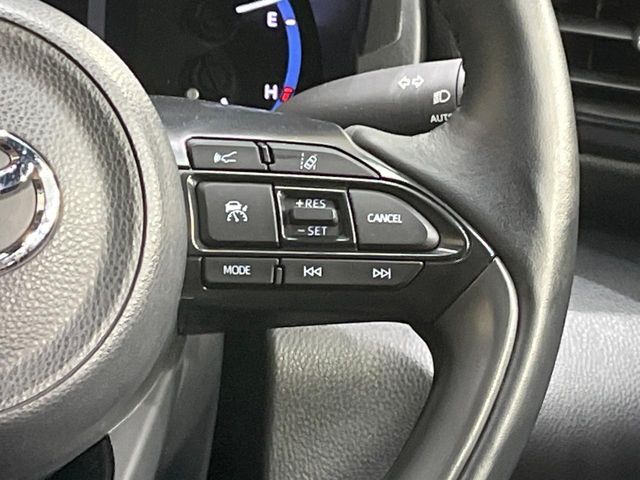 【レーダークルーズコントロール】高速道路での長距離走行が楽に！！自動で速度を保つクルーズコントロールが、衝突軽減システムと連携し、前方の車両を感知して車間を保つように速度調節してくれます！！