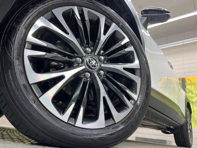 【純正アルミホイール】外観にマッチした純正アルミホイールを装着しております。各種社外アルミホイールや、スタッドレスタイヤも取扱いしております。是非ご相談ください♪