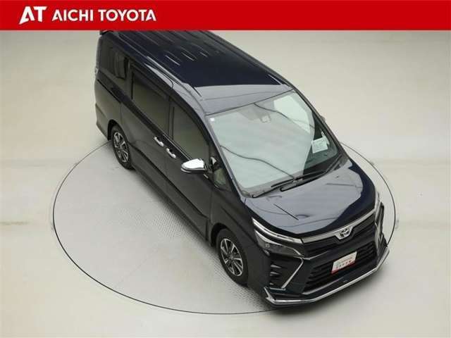両側パワースライドドア付きだから、狭い駐車スペースなどでの乗り降りラクラク♪小さなお子さまのいるご家庭には嬉しい装備です。