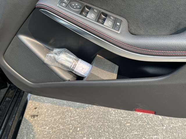 快適なショールームにて、お車選びのお手伝いから、ご購入後の整備待ちまで、ご対応致します。