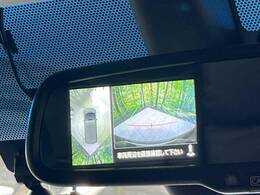 【マルチアラウンドモニター】専用のカメラにより、上から見下ろしたような視点で360度クルマの周囲を確認することができます☆死角部分も確認しやすく、狭い場所での切り返しや駐車もスムーズに行えます。