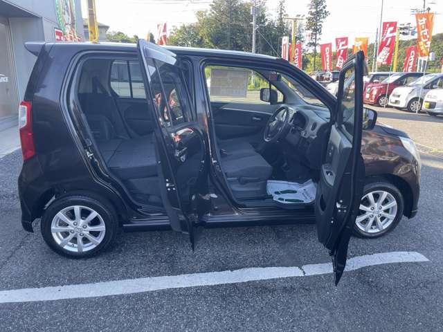 遠方販売の実績多数あり現車をみないでご購入されるお客様のご不安な点を一掃出来るように案内させて頂きます。ご遠方のお客様も安心してご連絡を下さい♪画像では伝えきれない良さをお伝えいたします。