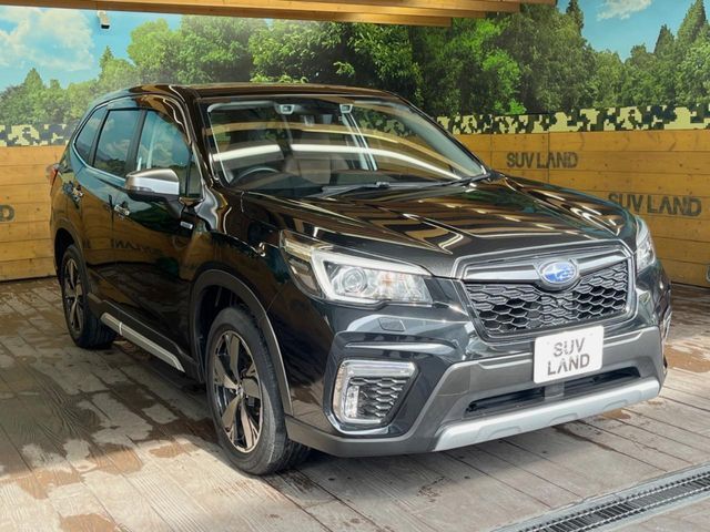 高透明度のガラス皮膜で撥水はもちろん、上質なツヤ・光沢を実現。紫外線や酸性雨から大切な愛車を保護し、色あせ・劣化を防止。「弾スプラッシュコート」、「弾プリミッサコート」からお選びいただけます。