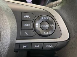 【レーダークルーズコントロール】高速道路での長距離走行が楽に！！自動で速度を保つクルーズコントロールが、衝突軽減システムと連携し、前方の車両を感知して車間を保つように速度調節してくれます！！