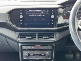 こちらはハンドルの写真です。中古車なので、若干の使用感はありますが、破損、不具合等はありません。弊社はユーザー様から買取した車両を、一台一台チェックして問題のない車両を掲載しております。ご安心ください