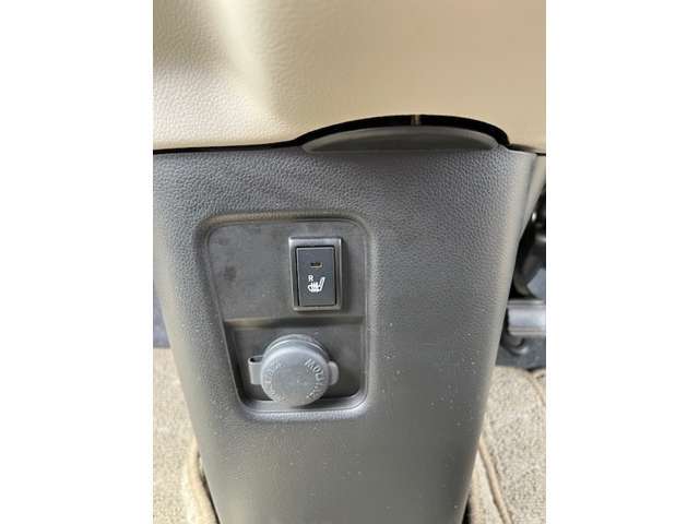 運転席シートヒーター
