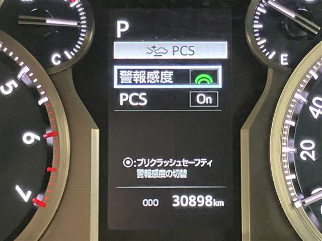 視認性の良いメ-タ-を採用しており、快適なドライブをサポ-トします。