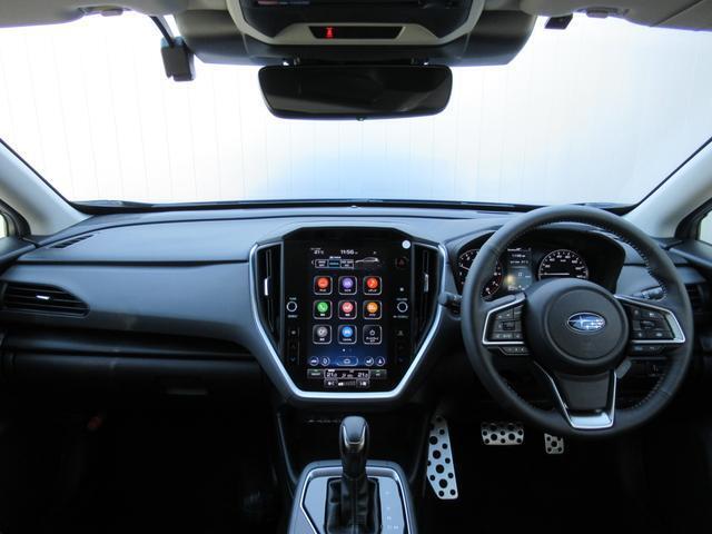 スイッチ、レバー等の操作系統は少ない視線移動で直感的に操作できるように配慮されていますので、ドライバーは運転操作に集中することができます。