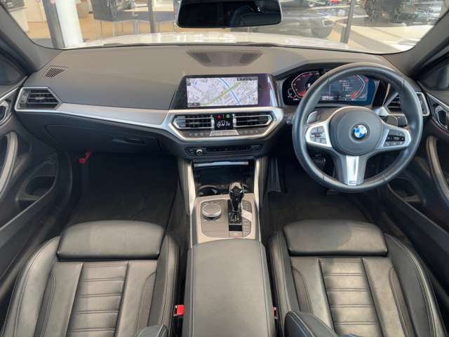 BMW正規ディーラー　BMW・Premium・Selection調布店　〒182-0015東京都調布市八雲台2-14-1　/TEL.042-426-1166/営業時間：10：00～18:00