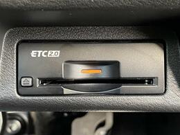 【ETC2.0ユニット】車載器に広範囲の道路交通情報や安全運転・災害支援に関する情報が提供され、ナビと連携してスムースなドライブを支援します。