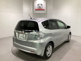 Honda認定中古車 U-Selectは3つの安心をお約束します。　1　Hondaのプロが整備した安心。 2　第三者機関がチェックした安心。　3　購入後もHondaが保証する安心。