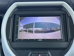 【バックモニター】後ろのカメラの映像をモニターに映し出すことができます！後方の見えない死角や、障害物との距離感をしっかり確認することができます！駐車が苦手な方におすすめです。