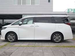 弊社専任のスタッフによるまるまるクリンを実施。