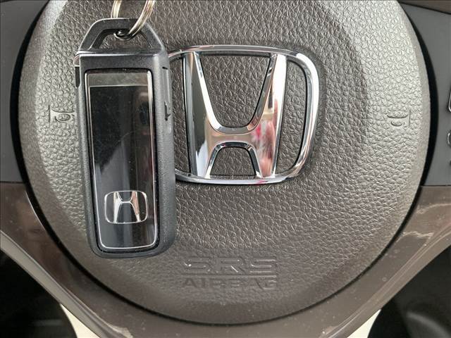 ☆ストラーダメモリーナビ☆Bluetooth☆バックカメラ☆ホンダセンシング☆アダプティブクルーズ☆LKAS☆路外逸脱抑制☆電動パーキング☆オートブレーキホールド☆シートヒーター☆ビルトインETC☆