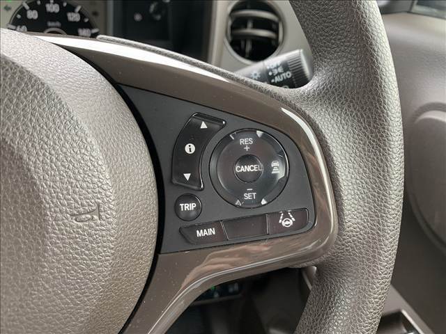 ☆ストラーダメモリーナビ☆Bluetooth☆バックカメラ☆ホンダセンシング☆アダプティブクルーズ☆LKAS☆路外逸脱抑制☆電動パーキング☆オートブレーキホールド☆シートヒーター☆ビルトインETC☆